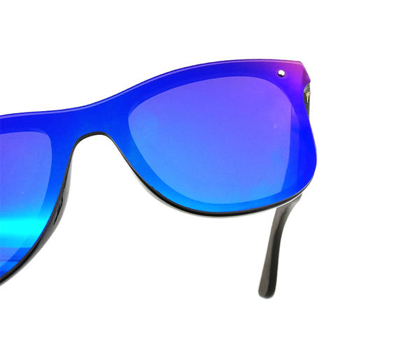 نظارة شمسية ذات أرجل خشبية بتصميم كلاسيكي مع عدسة ريفو زرقاء لامعة